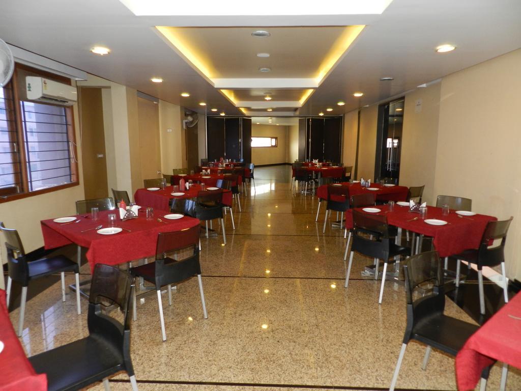 Hotel Rock Regency Toranagallu Exterior photo
