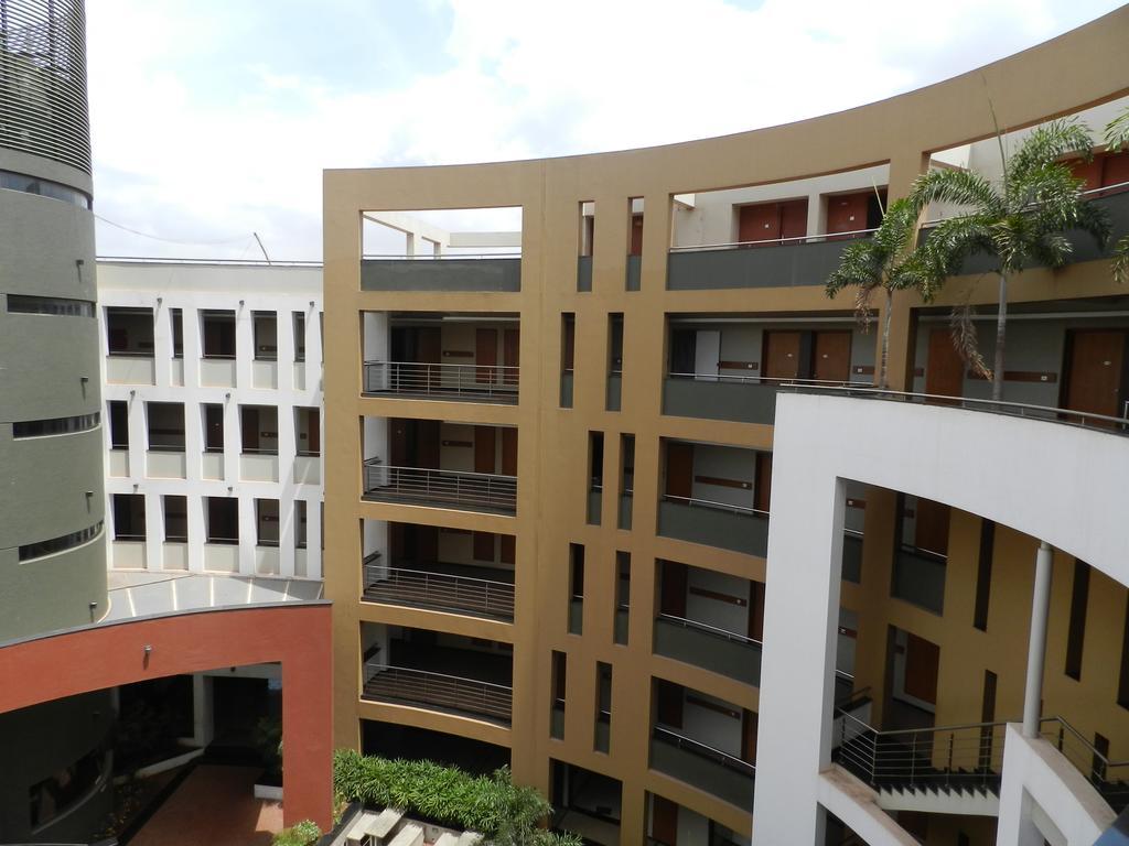 Hotel Rock Regency Toranagallu Exterior photo