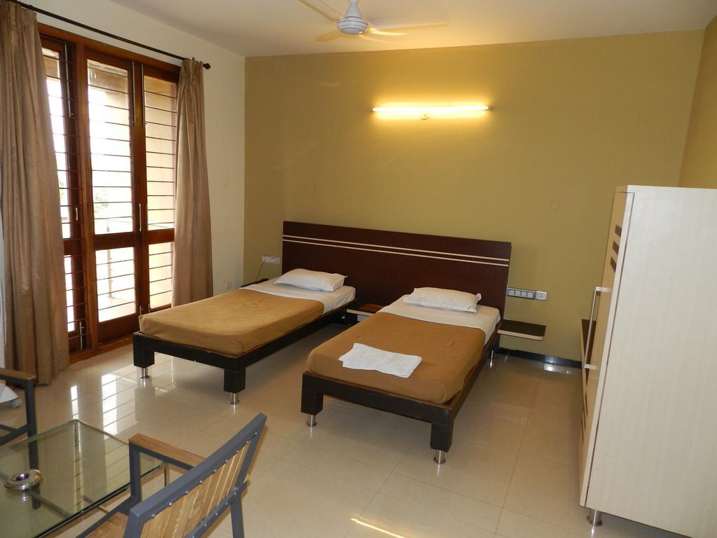 Hotel Rock Regency Toranagallu Room photo